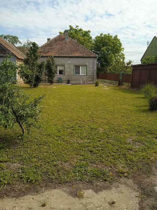 m2Gsigma nekretnine, Zrenjanin okolina, Melenci, trosobna kuća na prodaju, 2335