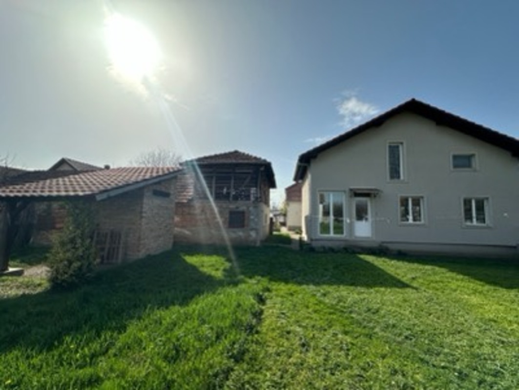 m2Gsigma nekretnine, Zrenjanin okolina, Stajićevo, petosobna kuća na prodaju, 2359