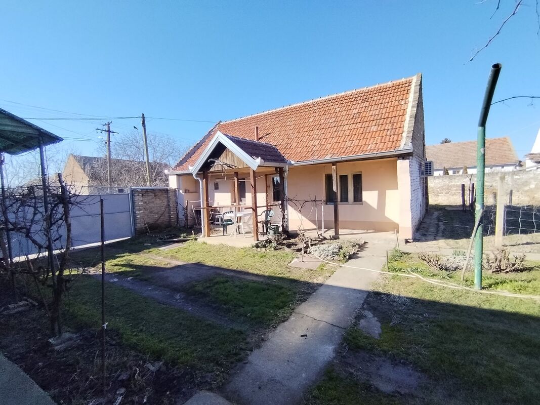 m2Gsigma nekretnine, Zrenjanin okolina, Melenci, četvorosobna kuća na prodaju, 2543