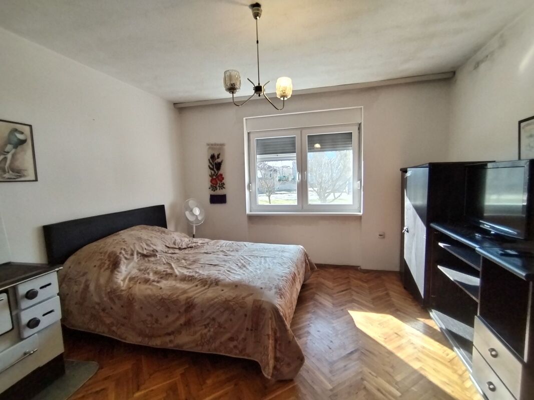 m2Gsigma nekretnine, Zrenjanin okolina, Melenci, četvorosobna kuća na prodaju, 2543