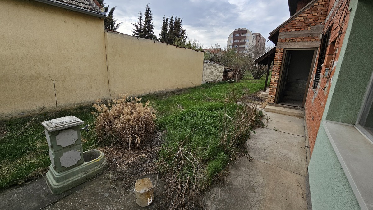 m2Gsigma nekretnine, Zrenjanin, 4. jul, šestosobna kuća na prodaju, 2565