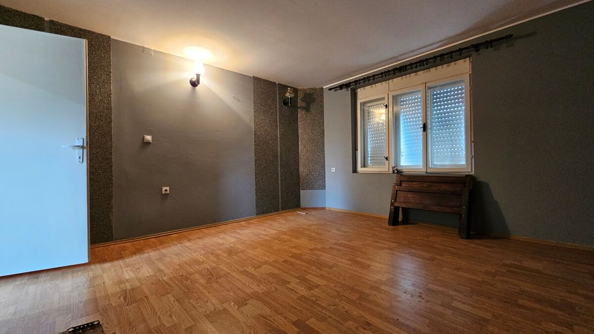 m2Gsigma nekretnine, Zrenjanin, 4. jul, šestosobna kuća na prodaju, 2565