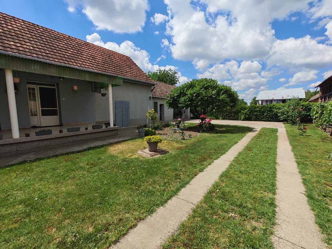 m2Gsigma nekretnine, Zrenjanin okolina, Melenci, trosobna kuća na prodaju, 2616