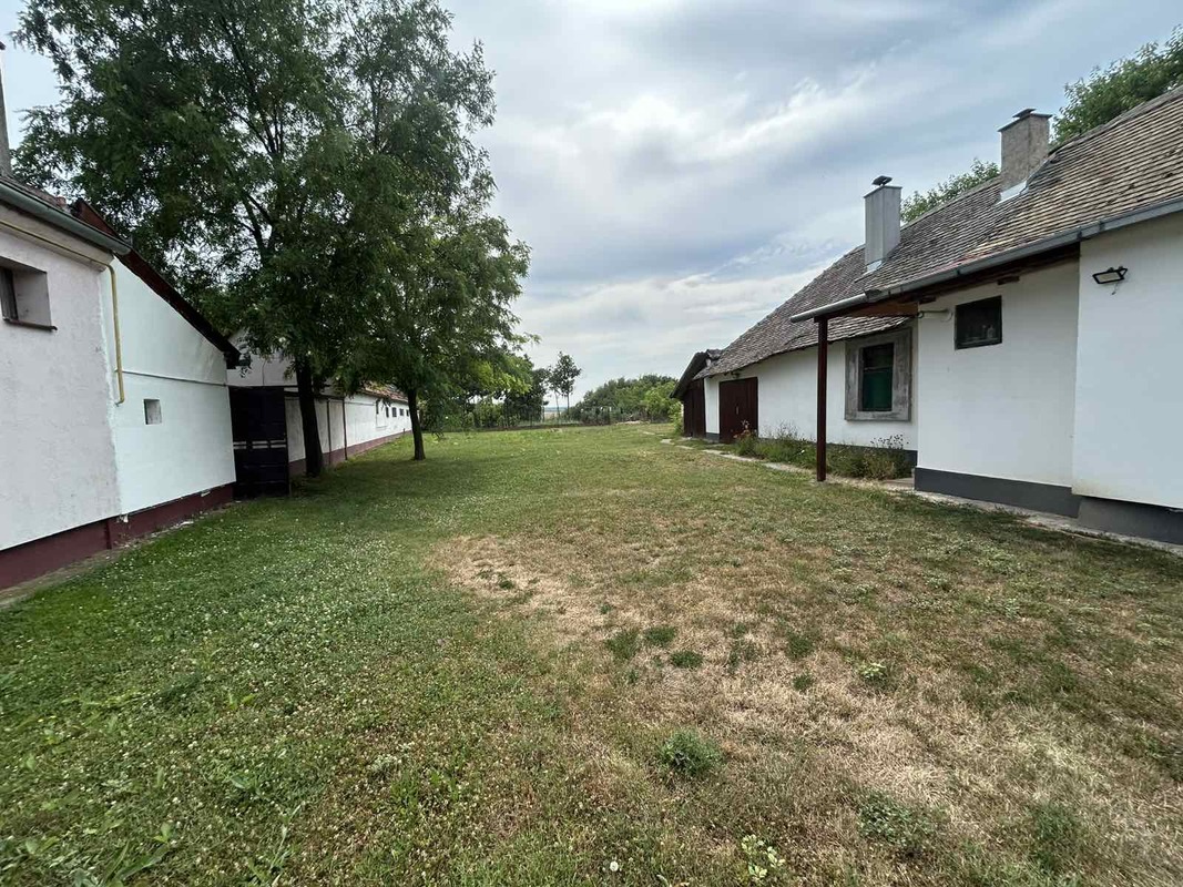 m2Gsigma nekretnine, Zrenjanin okolina, Aradac, četvoroiposobna kuća na prodaju, 2636