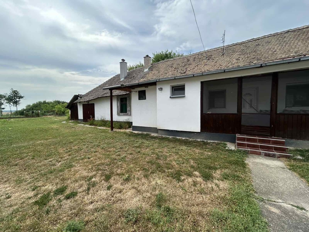 m2Gsigma nekretnine, Zrenjanin okolina, Aradac, četvoroiposobna kuća na prodaju, 2636