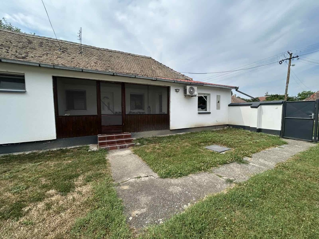 m2Gsigma nekretnine, Zrenjanin okolina, Aradac, četvoroiposobna kuća na prodaju, 2636