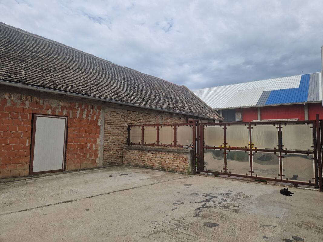 m2Gsigma nekretnine, Zrenjanin okolina, Aradac, poslovni prostor na prodaju, 2639