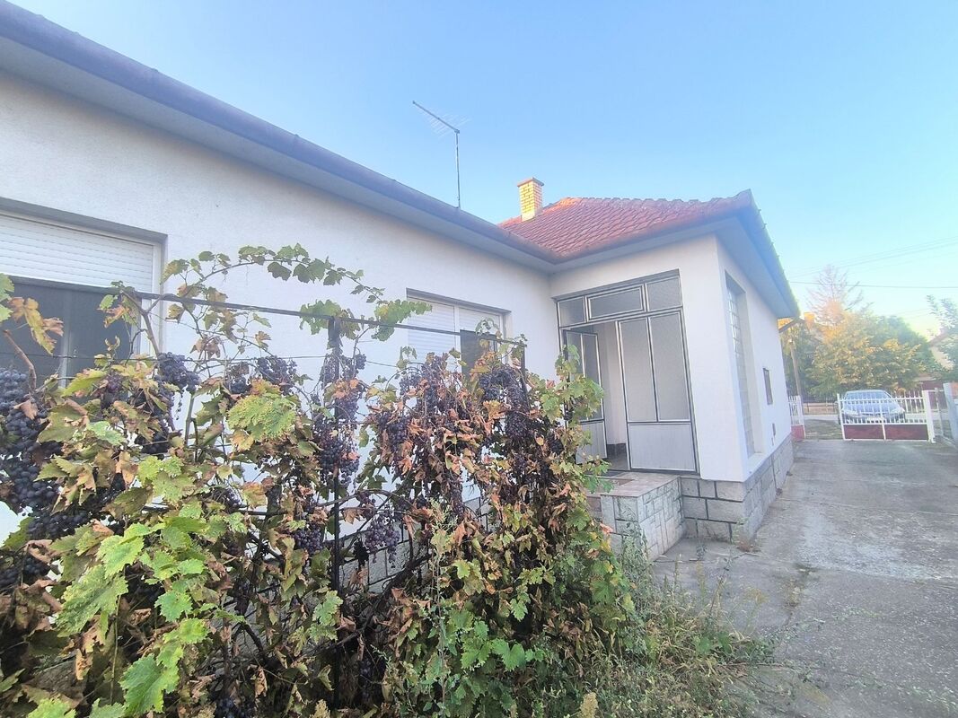 m2Gsigma nekretnine, Zrenjanin okolina, Klek, trosobna kuća na prodaju, 2685