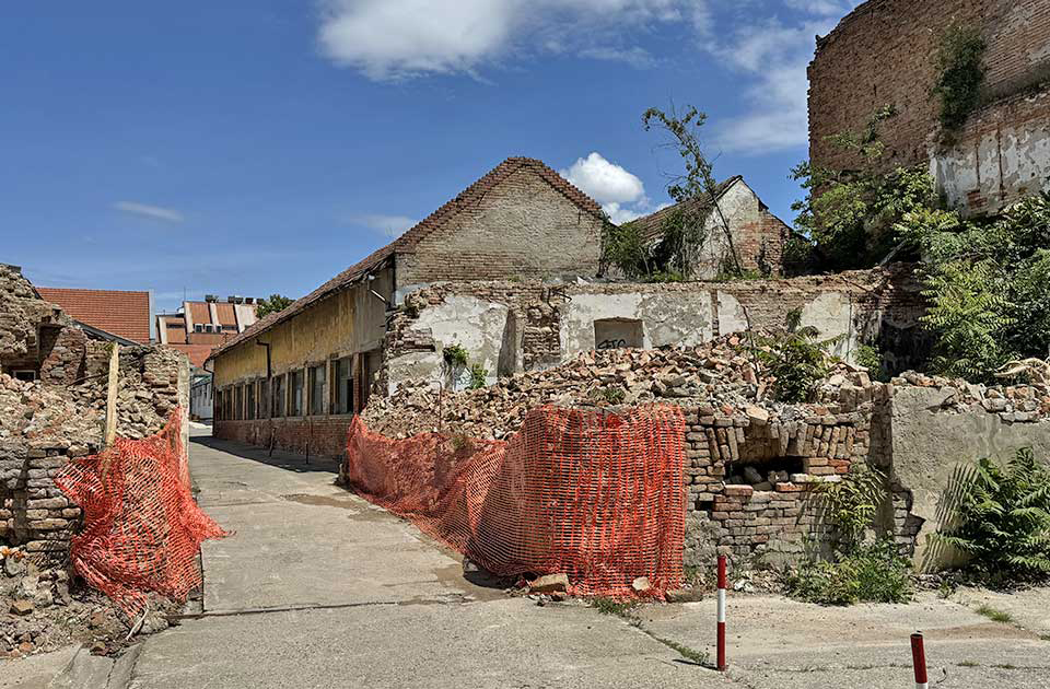 fabrika-namestaja-bence-i-sin-2